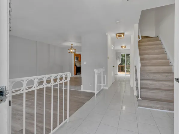 8247 Clifton Farm Ct #1, Alexandria, VA 22306