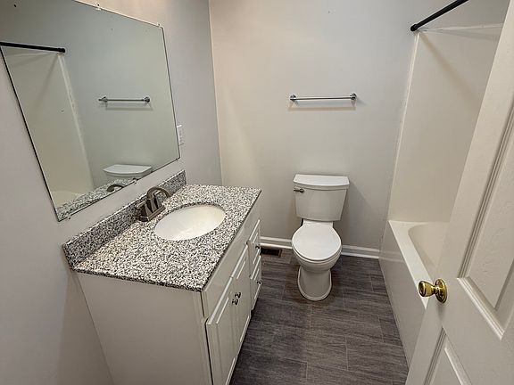 5th image of 305 E Seminary St APT 7
