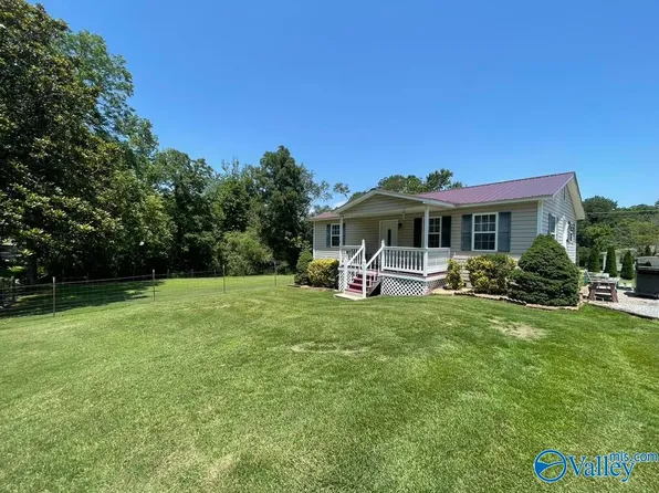 215 Dusty Dr SW, Arab, AL 35016
