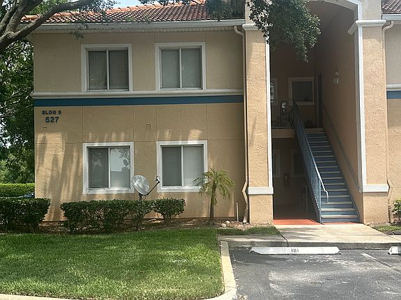 2nd image of 527 Villa Del Sol Cir APT 101