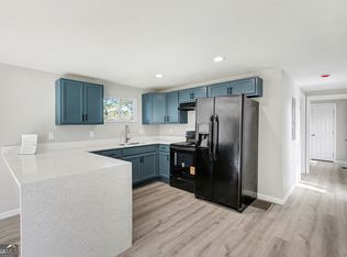 219 Lake Cir, Newnan, GA 30263