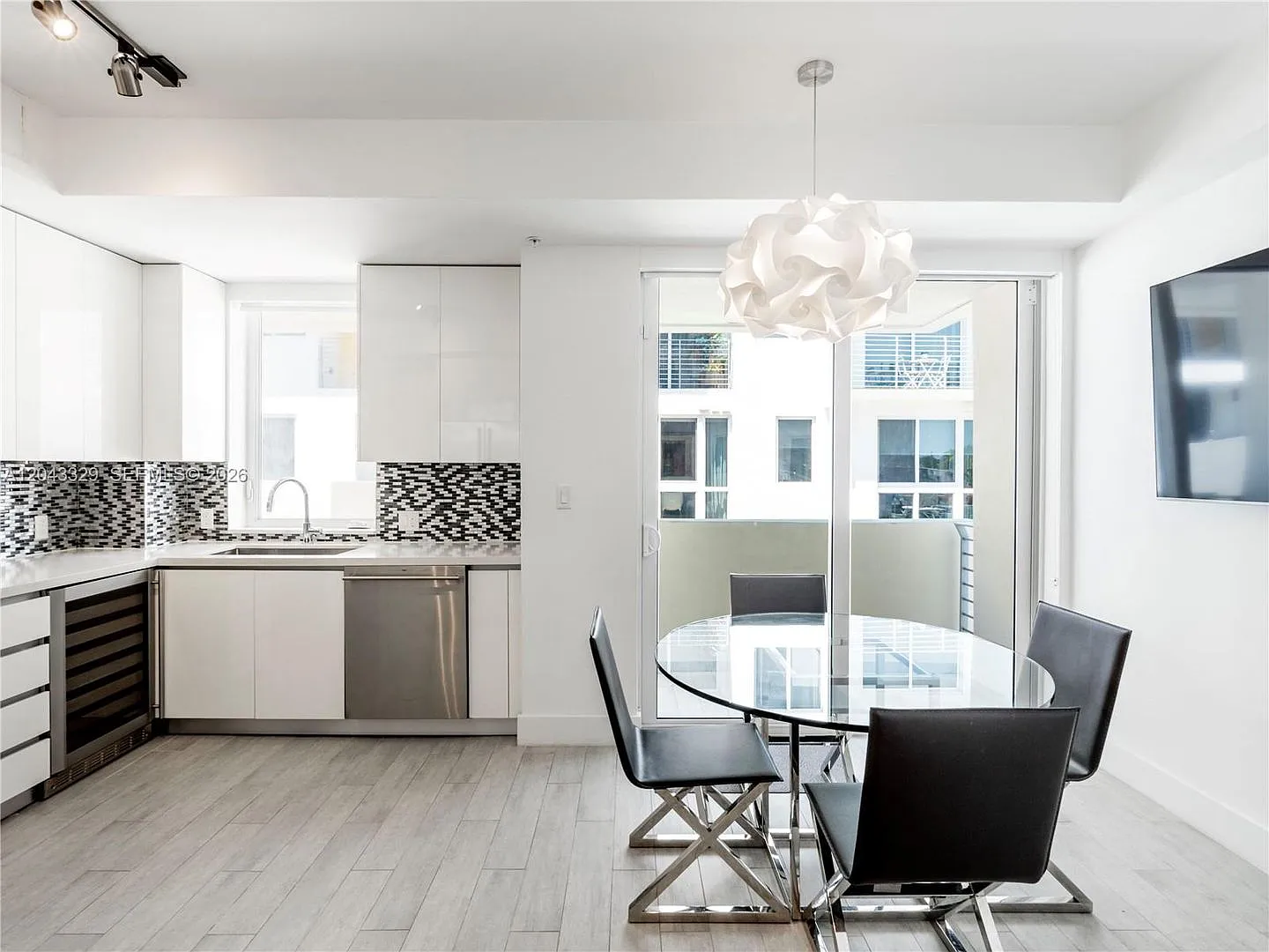 51 N Shore Drive 51, Miami Beach, FL 33141 - 3912 — Photo 3