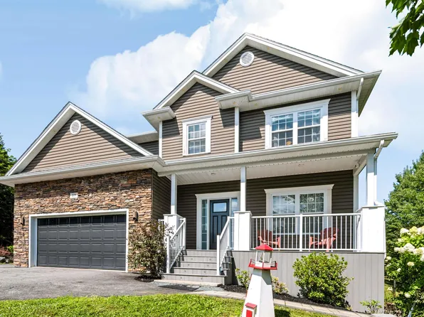 27 Bree Ln, Hammonds Plains, NS B4B 0K3