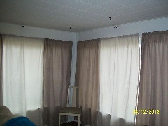 4th image of 211 E C St