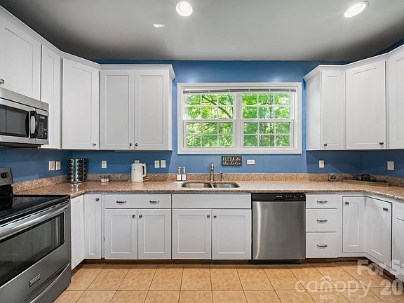 3rd image of 7 Apple Ln