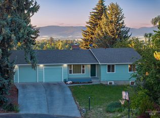 114 Arrow St, Moscow, ID 83843