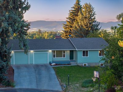 114 Arrow St, Moscow, ID, 83843
