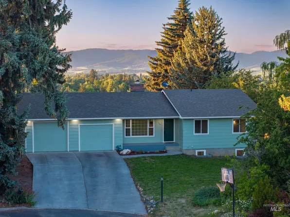 114 Arrow St, Moscow, ID 83843