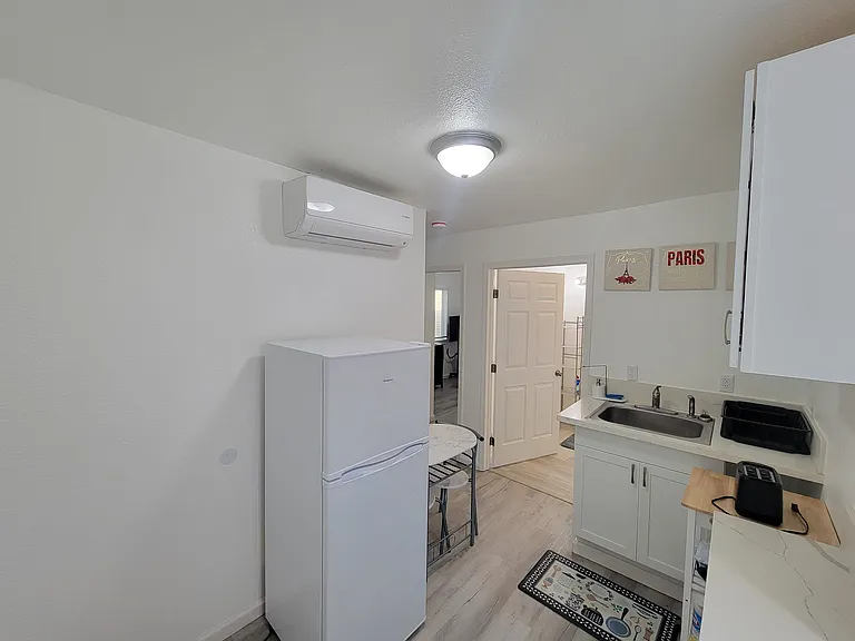 1649 Mellowood St #2 — Photo 3