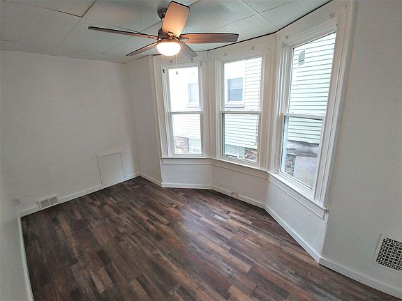 2nd image of 543 E 9th Ave Floor 1