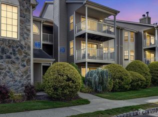 54 Lear Ct, East Brunswick, NJ 08816