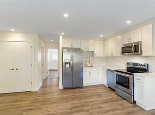 14332 Lenora Pl N #302, Seattle, WA 98133