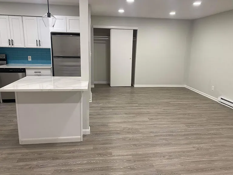 2525 S 5th Street - Ackerman — Photo 3