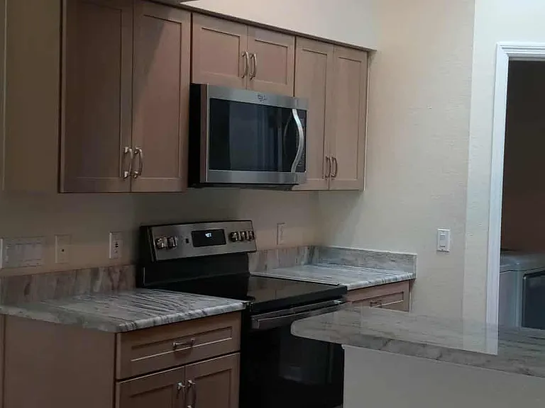 289 Rotonda Blvd W #B — Photo 8