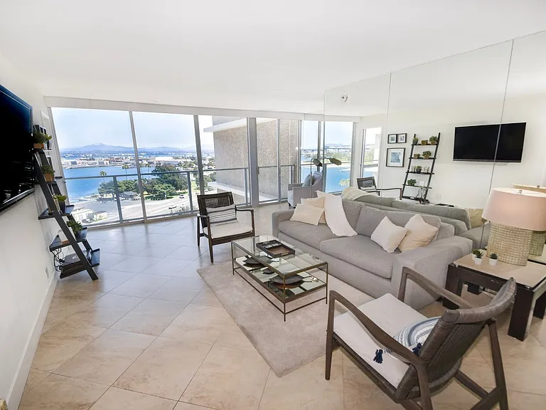 1820 Avenida Del Mundo #805 — Photo 3