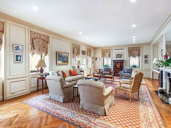 3rd image of 25 Sutton Pl