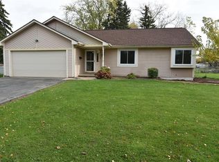 2 Debby Ln, Rochester, NY 14606