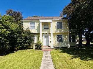 3249 10th St, Port Arthur, TX 77642