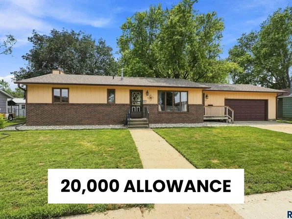 31 Park Ln, Canton, SD 57013