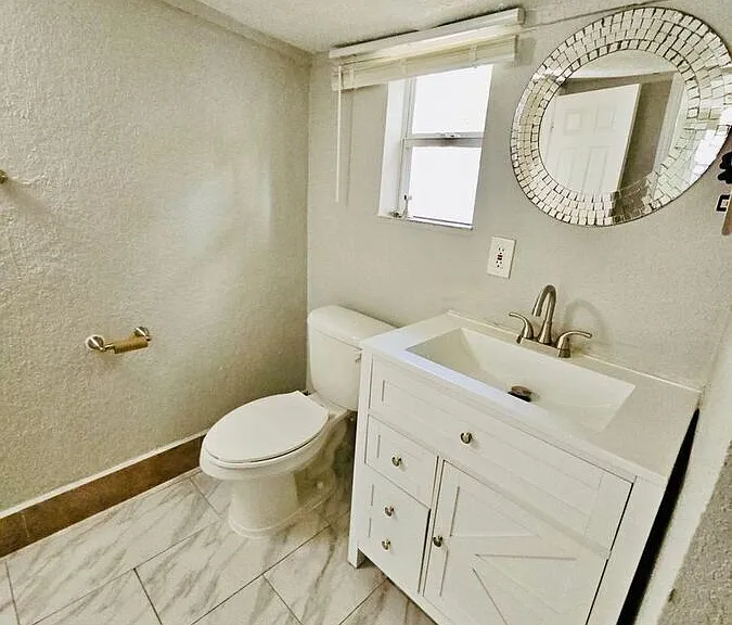 3308 N Avon Ave — Photo 19