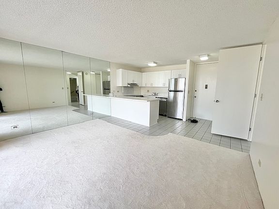4th image of 411 Hobron Ln APT 3208