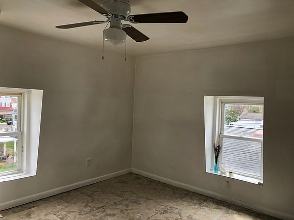 5th image of 423 Central Ave