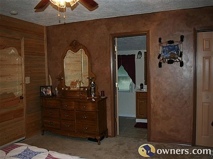 Master Bedroom (2)