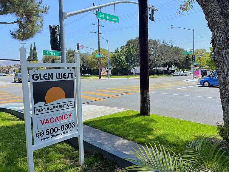 1799 N Hollywood Way #C — Photo 22