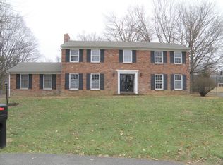 507 Langholm Pl, Douglass Hills, KY 40243
