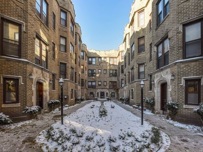 1226 W Jarvis Ave APT 3E, Chicago, IL, 60626