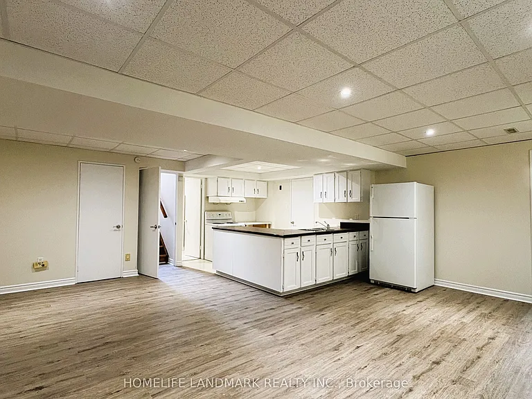 171 Greenfield Ave #BASEMENT — Photo 8