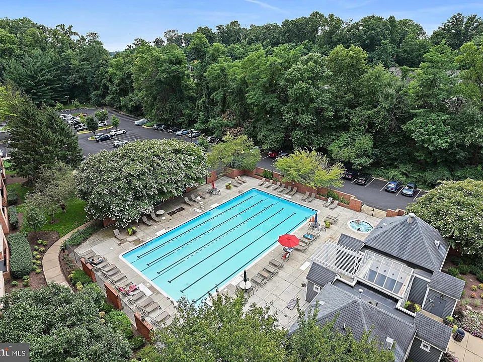 2230 George C Marshall Dr #511