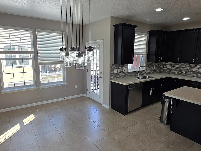 1062 Clifton Springs Ln — Photo 20