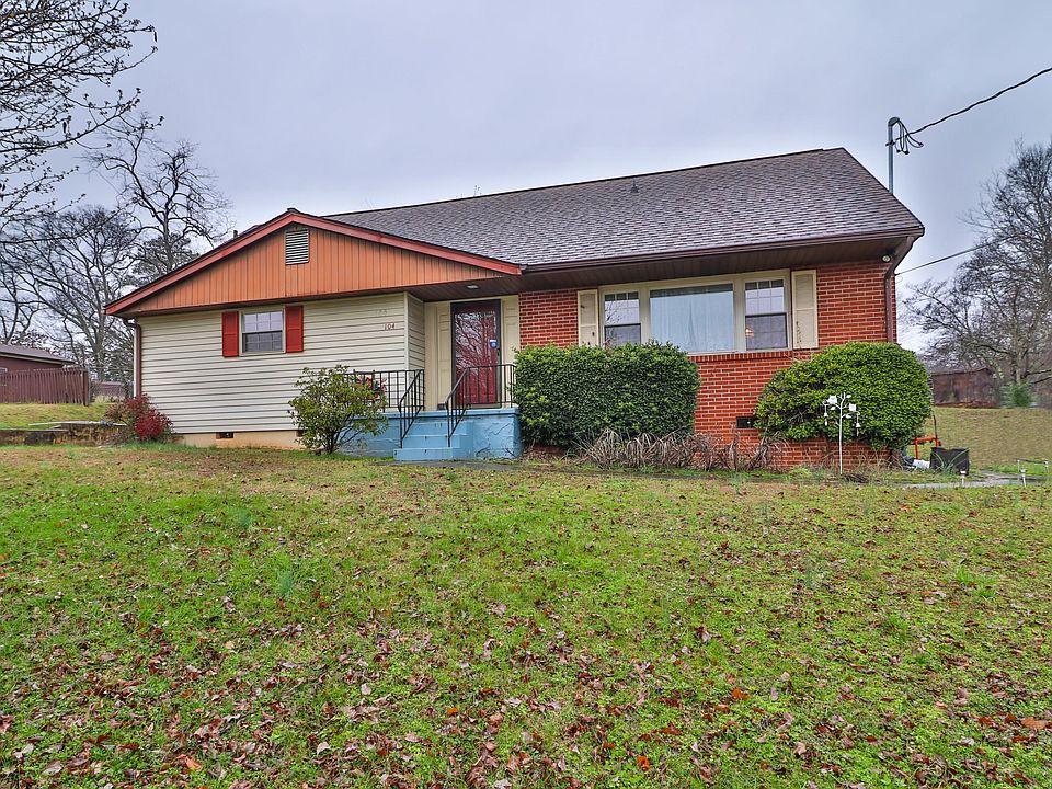 2nd image of 104 Henley Rd