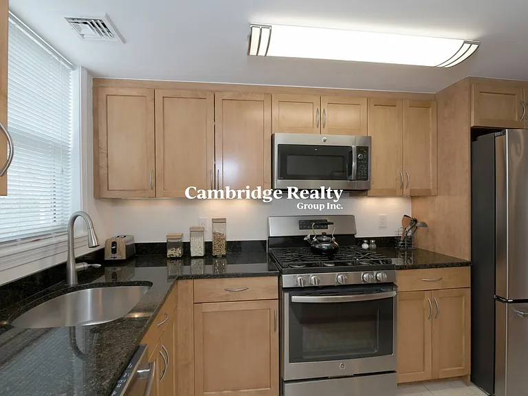 20 Gerry Rd — Photo 2