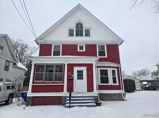 219 W Oak Orchard St, Medina, NY 14103