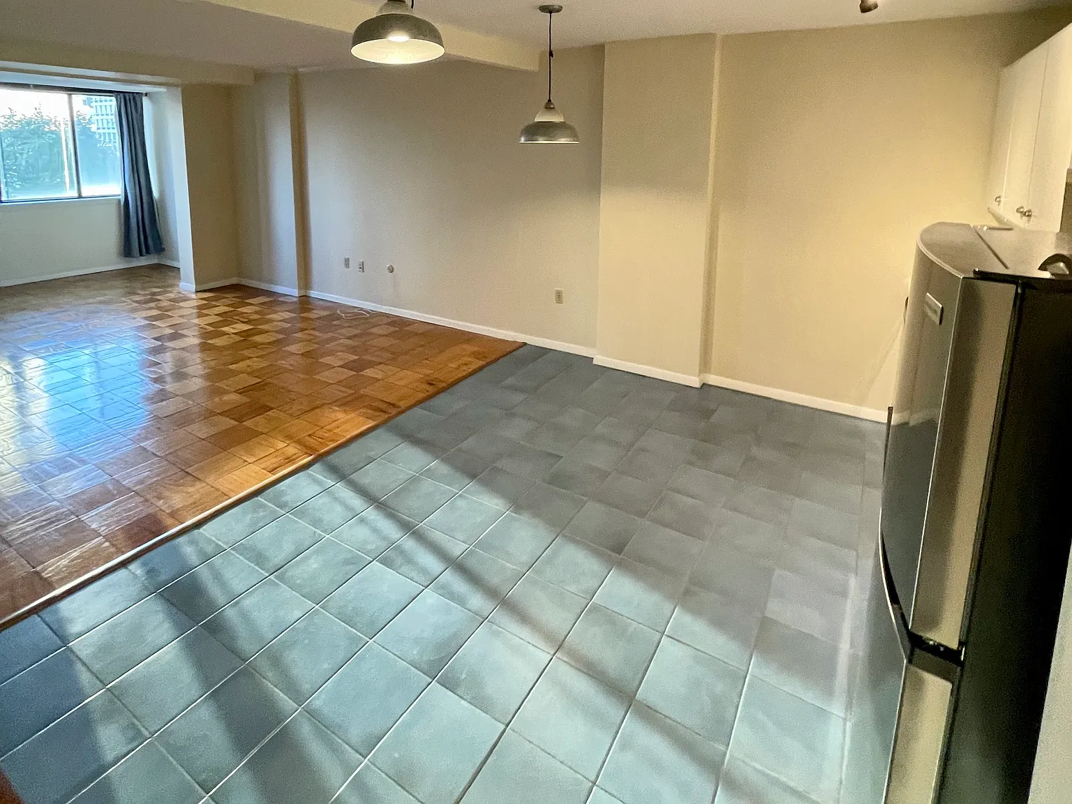 Studio, 637 sqft, $2,450 — Photo 2