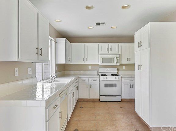 3rd image of 2489 San Simon St