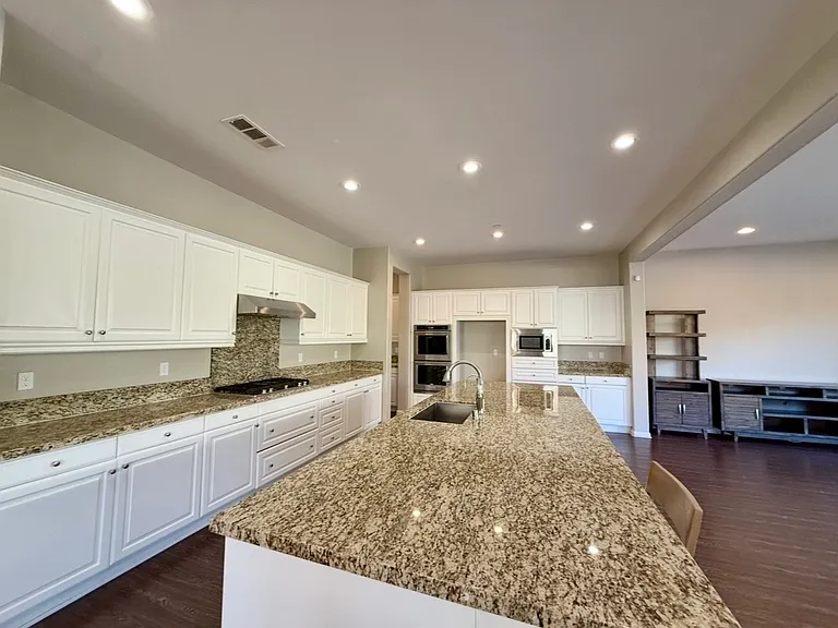 667 E Desert Willow Rd — Photo 9