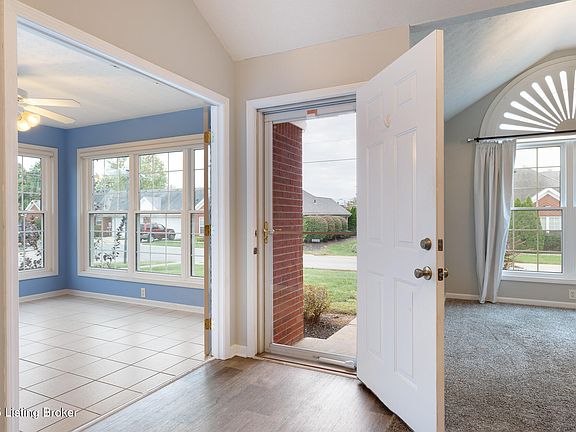 4th image of 245 Woodpointe Ct