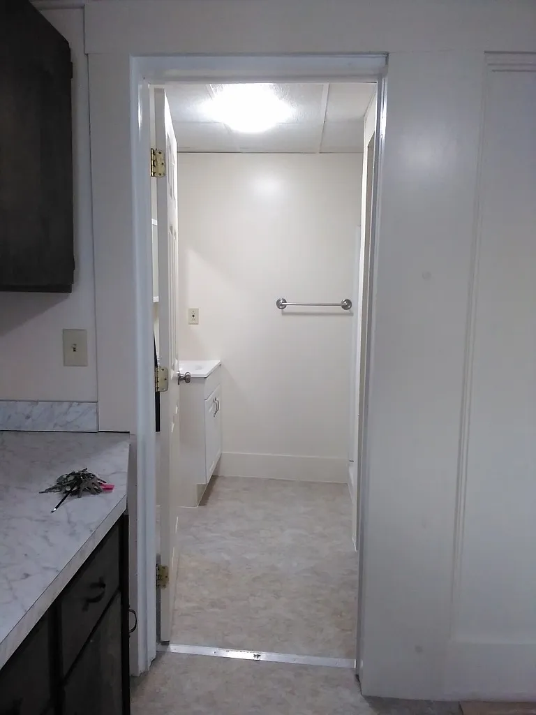 2nd floor 2-Bed Apartment with In-Unit Laundry near downtown Keene — Photo 4