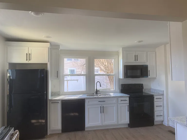 628 E Tombigbee St — Photo 8