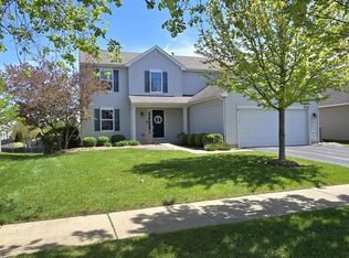 1701 Ridgecrest Dr, Hampshire, IL 60140