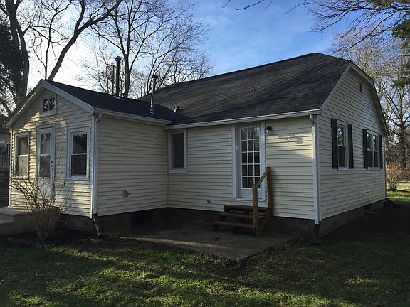 4th image of 1825 W Washington Ave