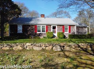 135 Middle Rd, Vineyard Haven, MA 02535