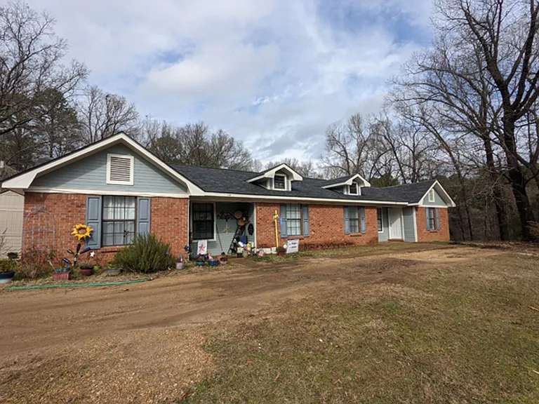 1860 Skyline Dr — Photo 16