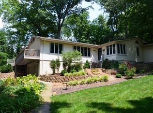 2930 Stauffer Dr, Dayton, OH 45434