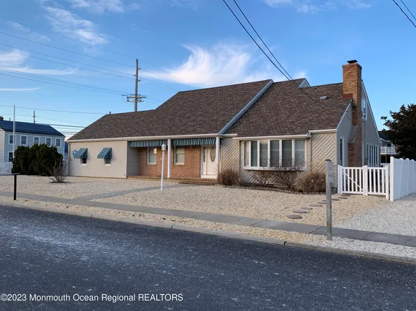 107 Carlton Pl, Mantoloking, NJ 08738