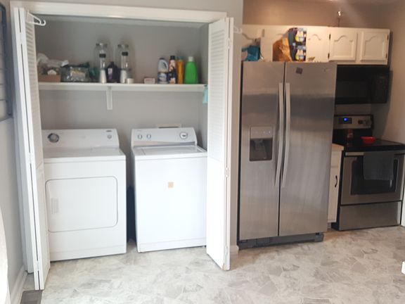 Kitchen/laundry room