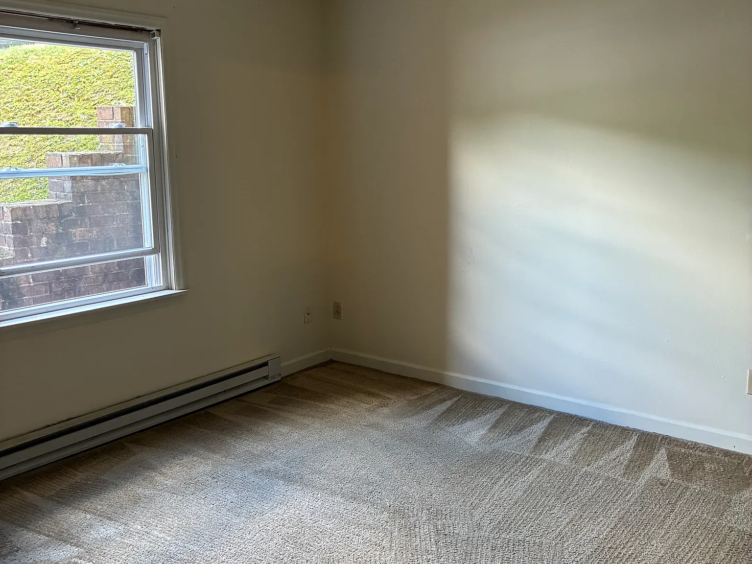 2 bed, $1,400 — Photo 3